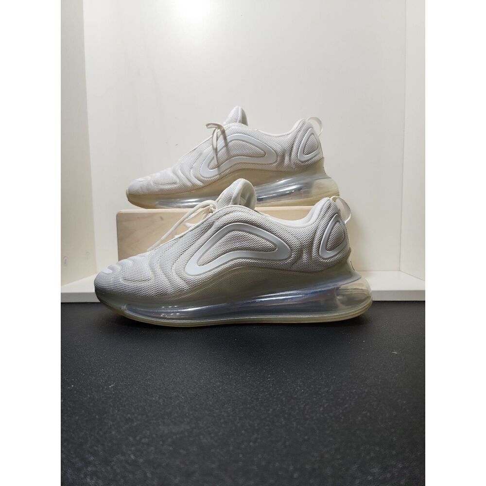 Nike Air Max 720 Shoes in White/Metallic Platinum/Pure Platinum